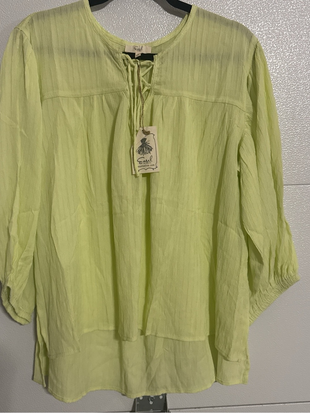 NWT Easel Women's Top